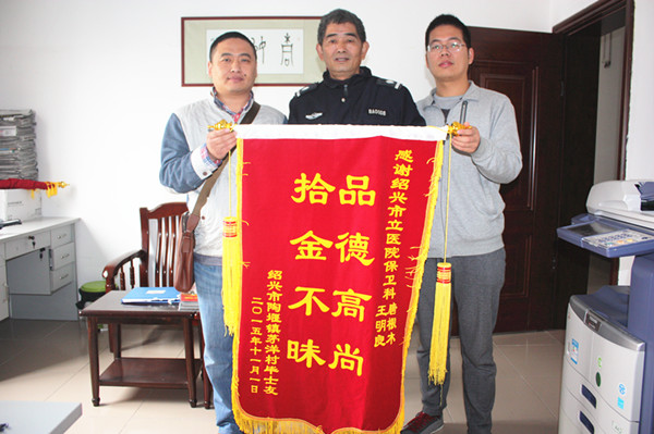 C:\Documents and Settings\Administrator\桌面\IMG_5983_副本.jpg C:\Documents and Settings\Administrator\桌面\IMG_5983_副本.jpg