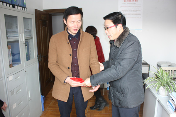 C:\Documents and Settings\Administrator\桌面\IMG_7358_副本.jpg C:\Documents and Settings\Administrator\桌面\IMG_7358_副本.jpg