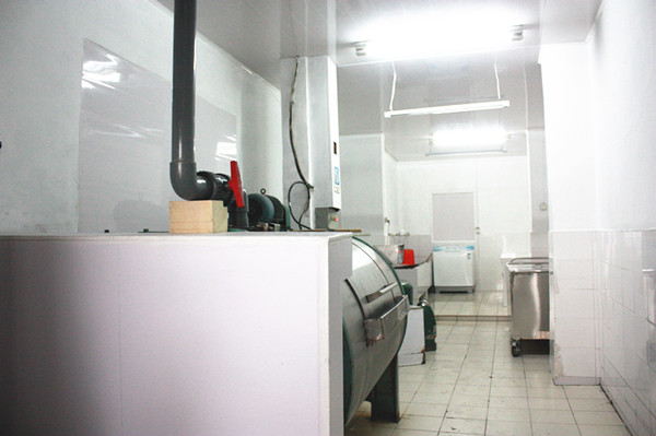 C:\Documents and Settings\Administrator\桌面\IMG_8041_副本.jpg C:\Documents and Settings\Administrator\桌面\IMG_8041_副本.jpg