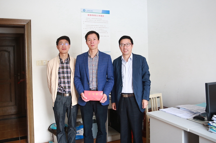 W20A3398_副本小.jpg W20A3398_副本小.jpg