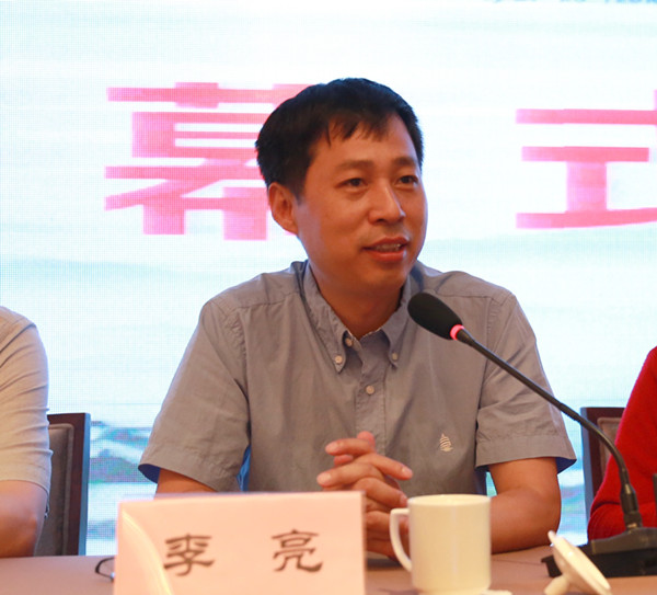 C:\Documents and Settings\Administrator\桌面\00004814_副本_副本.jpg C:\Documents and Settings\Administrator\桌面\00004814_副本_副本.jpg