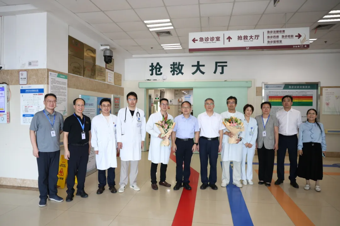 绍兴大学校长赵阳一行走访慰问我院医务工作者